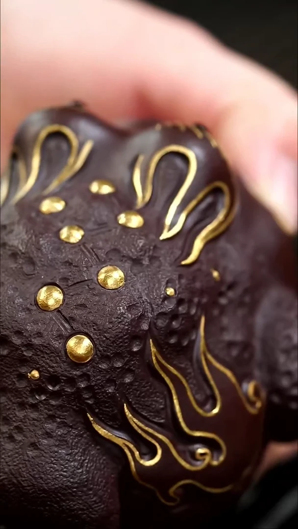 【闪购商品】紫砂茶壶紫泥大金蟾描金款大嘴吸米米