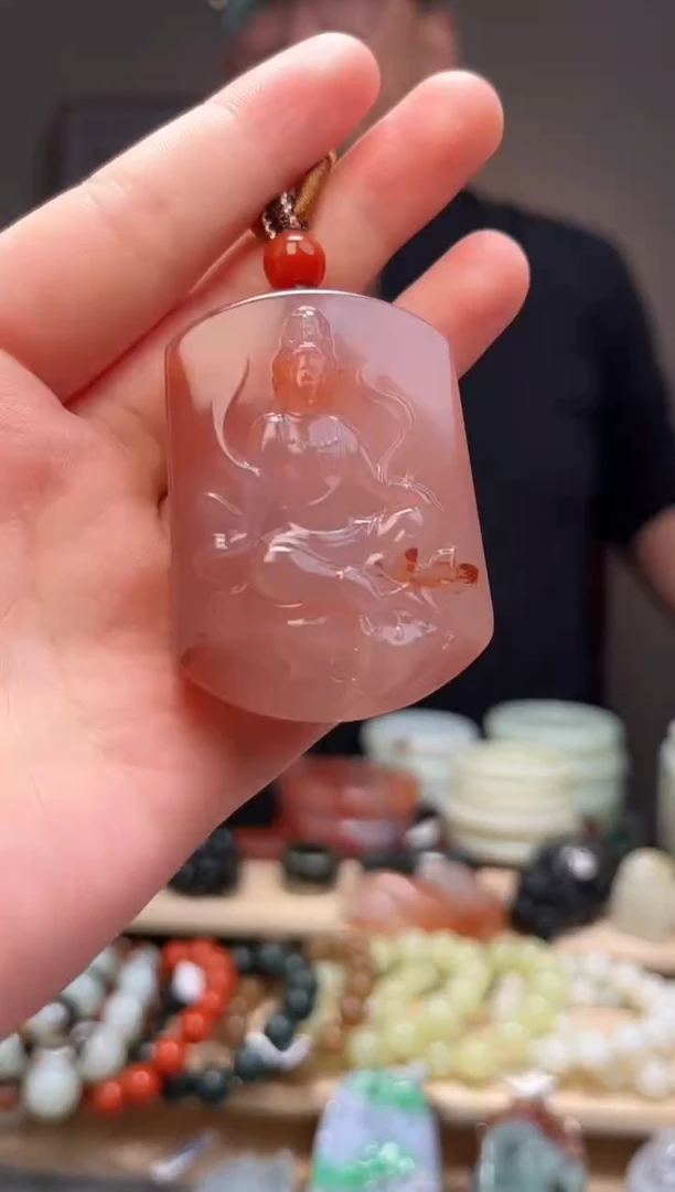 颈饰未镶嵌南红玛瑙吊坠