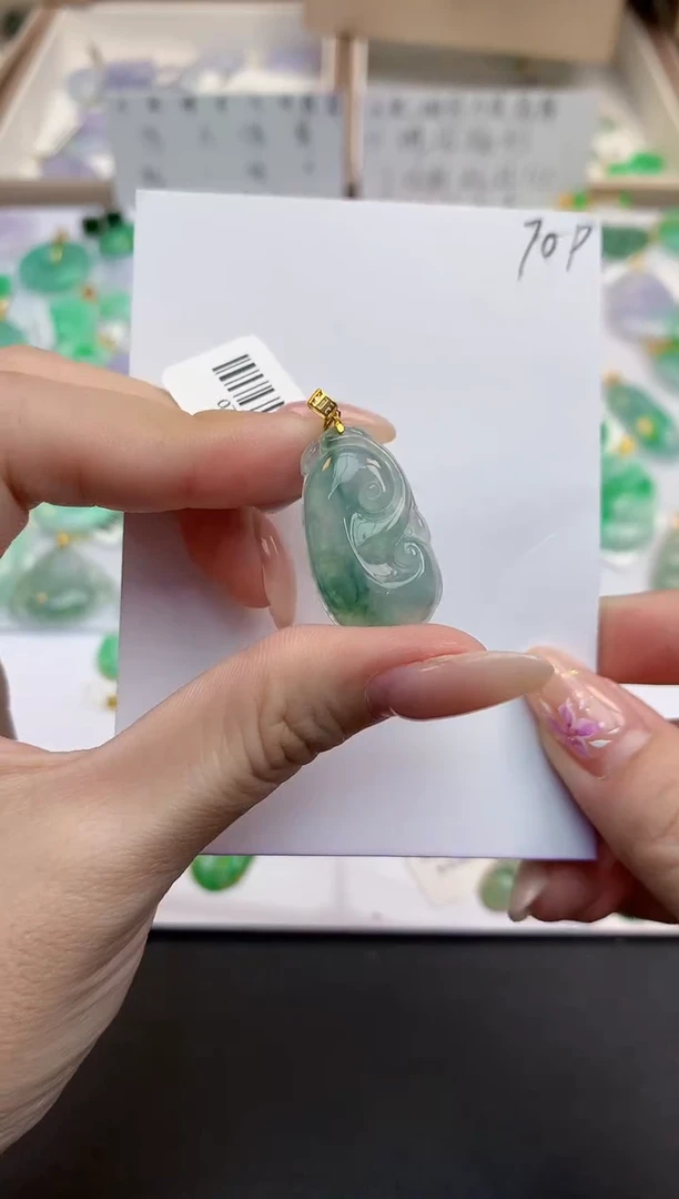 颈饰18K金镶嵌翡翠天然缅甸A货翡翠