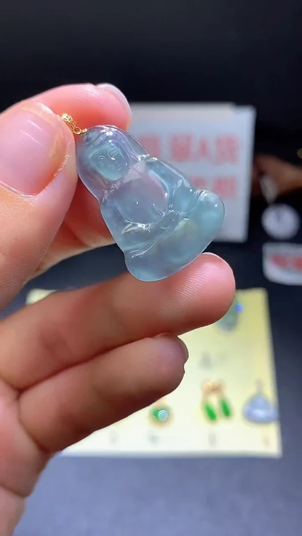 翡翠18K金镶嵌颈饰翡翠吊坠