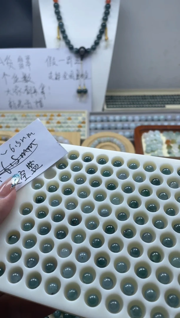 未镶嵌手串翡翠6mm 天空蓝散珠