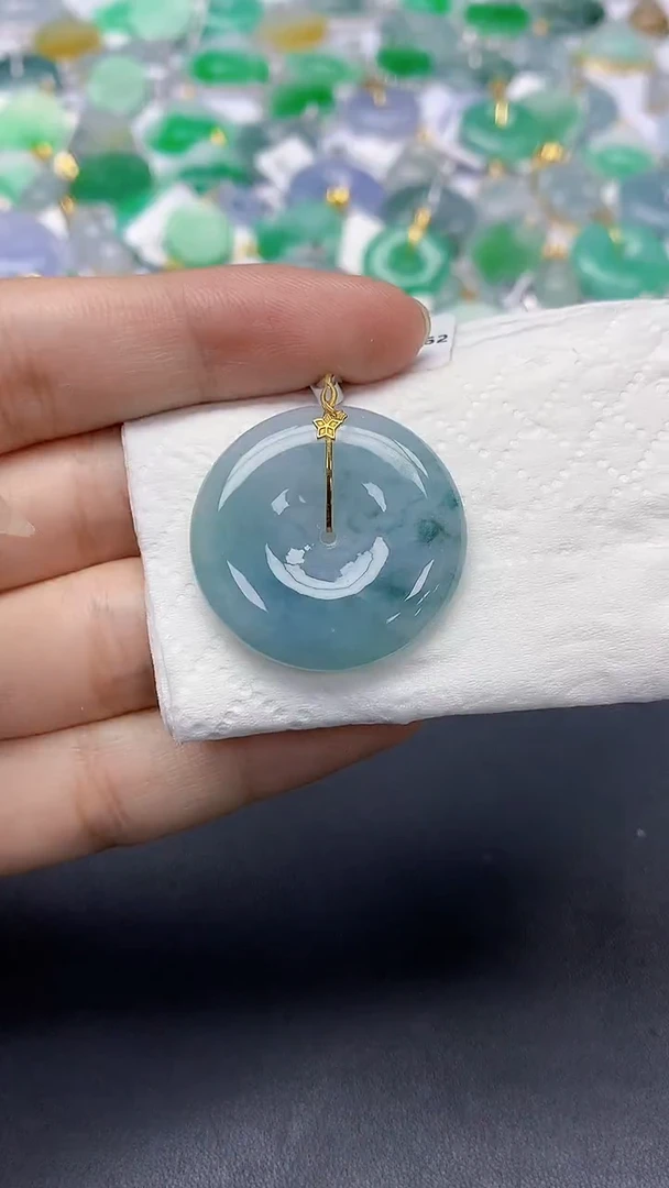 翡翠18K金镶嵌颈饰天然缅甸a货翡翠