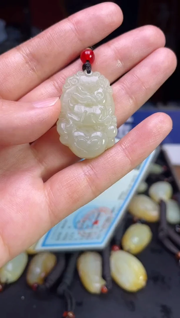 颈饰未镶嵌和田玉1