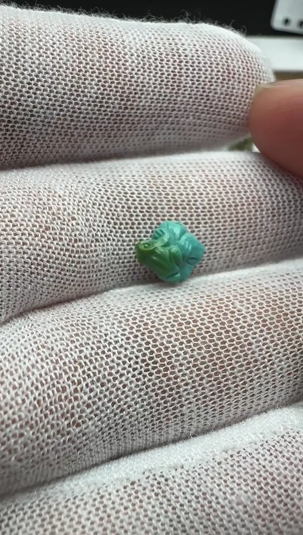 绿松石未镶嵌荷叶青蛙左右8.3高8.4厚4.8