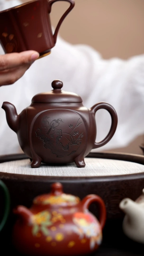 茶壶紫砂革紫泥四足鼎盛静心刻绘款+杯