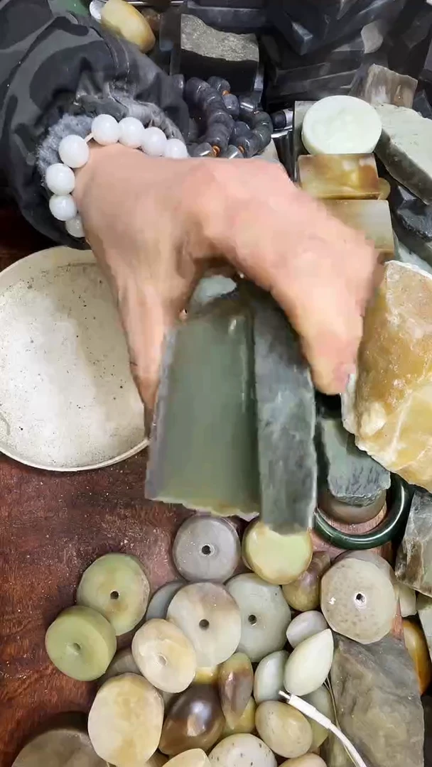 未镶嵌和田玉珠宝半成品1