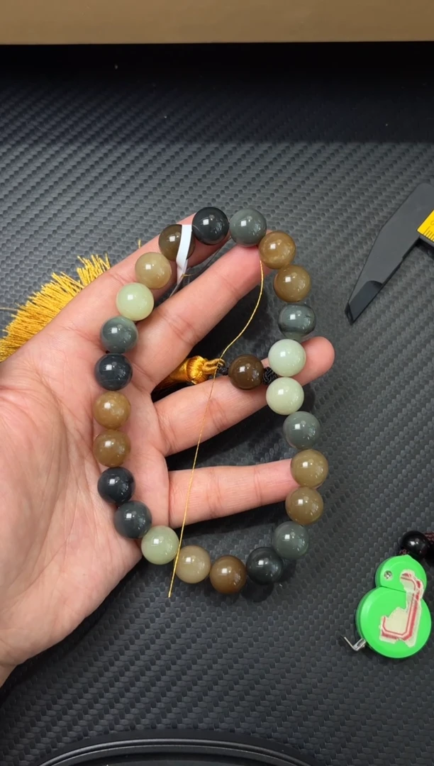 未镶嵌手串和田玉晨*若羌微色差手持卡12