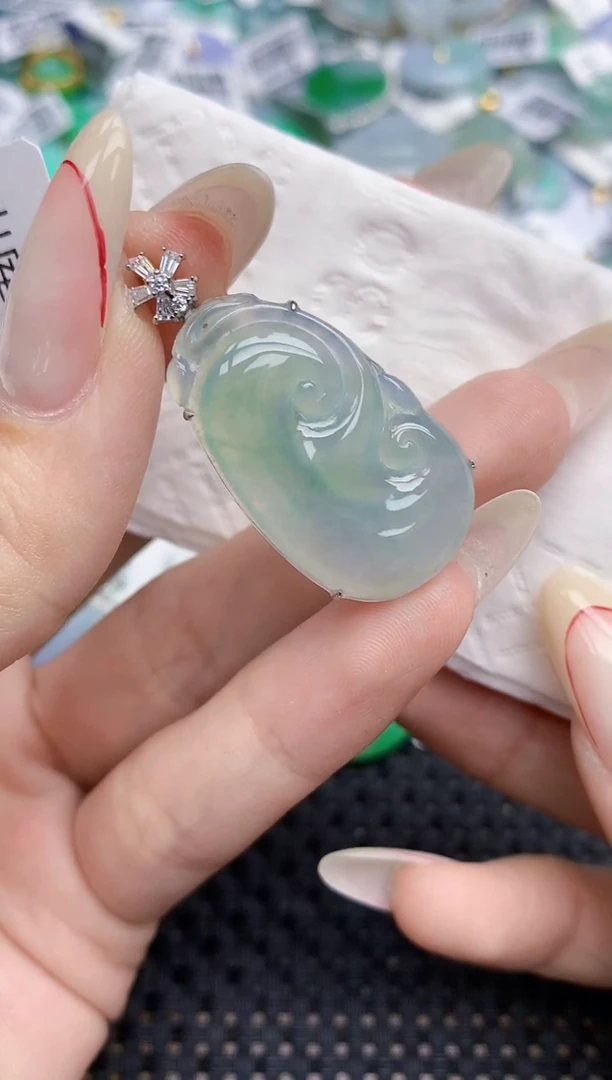 颈饰18K金镶嵌翡翠165   天然翡翠A货  百元以上9米证书费自理