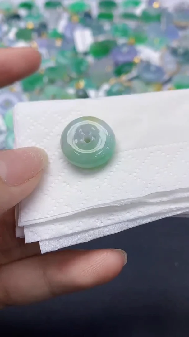 翡翠未镶嵌颈饰天然缅甸a货翡翠