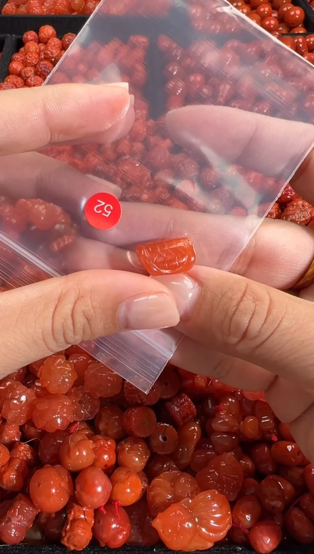 颈饰未镶嵌南红玛瑙1