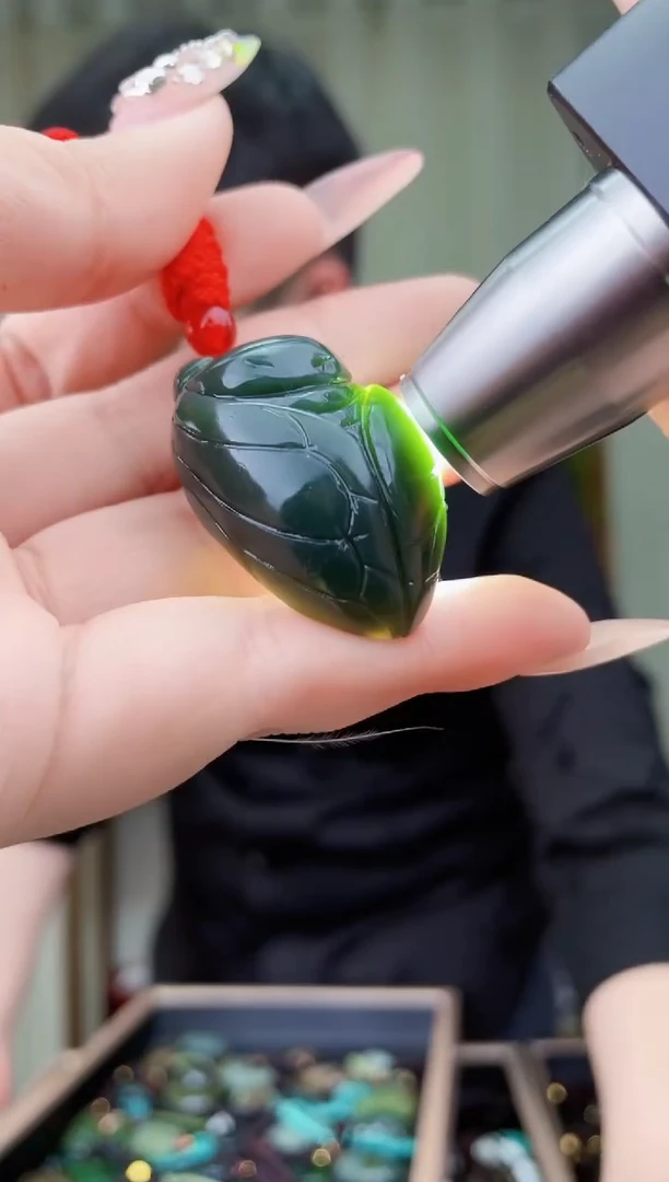 【闪购商品】和田玉挂件未镶嵌拍一发一，多样性发货！