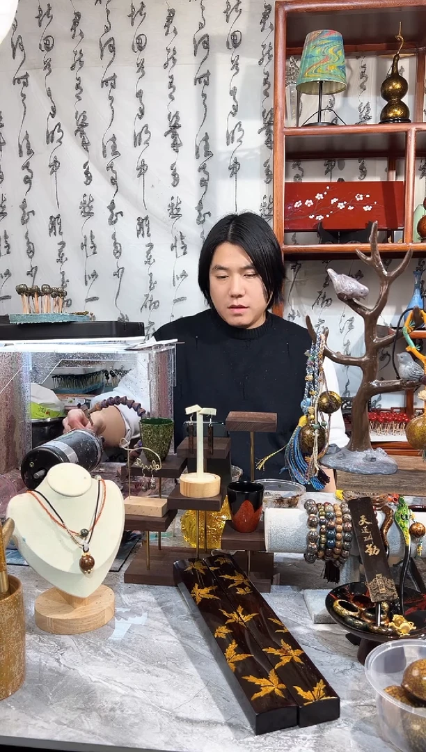 【闪购商品】非遗大漆绿宝砂耳钉