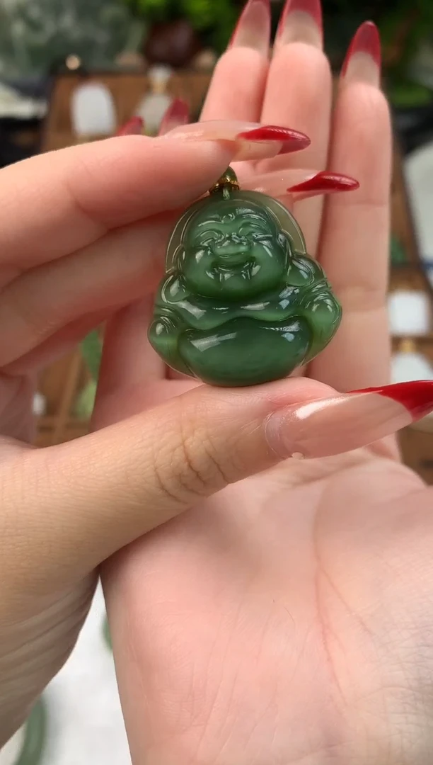 颈饰未镶嵌和田玉吊坠