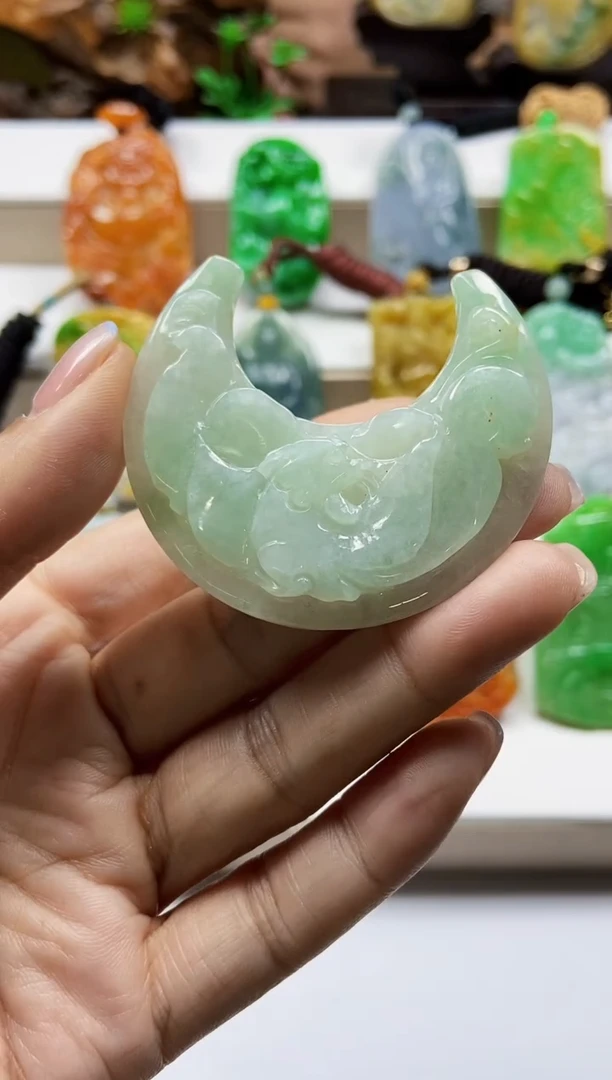 颈饰未镶嵌翡翠翡翠A货