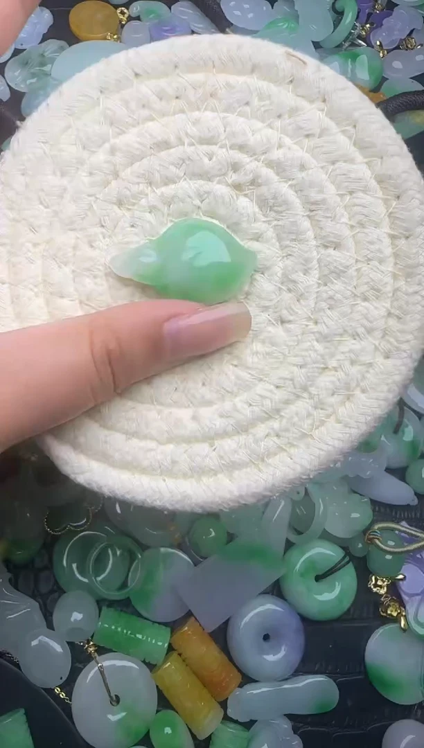 翡翠未镶嵌颈饰天然缅甸翡翠吊坠