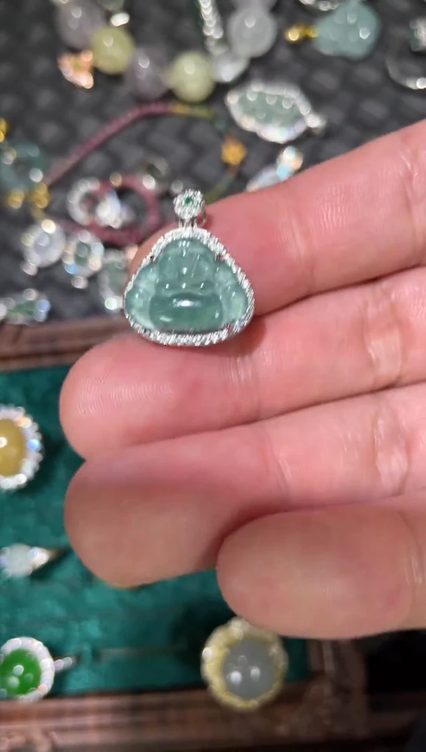 吊坠(赠链)未镶嵌翡翠天然A货缅料翡翠佛公吊坠