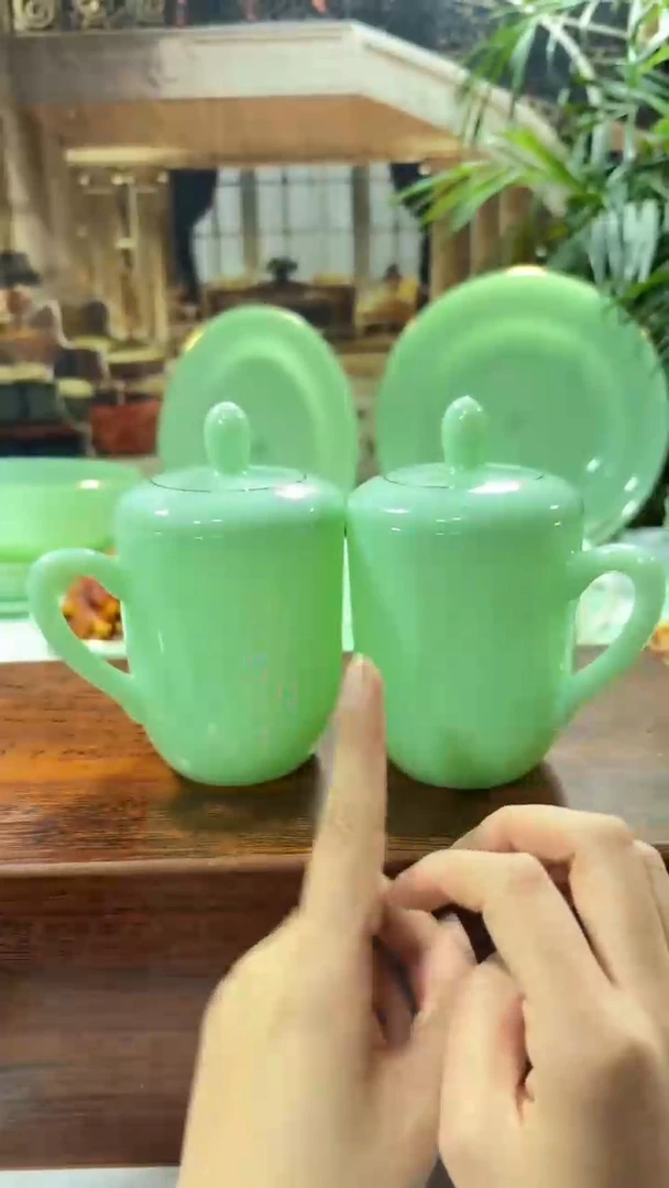 【闪购商品】.... 带盖子办公茶杯2个玉瓷