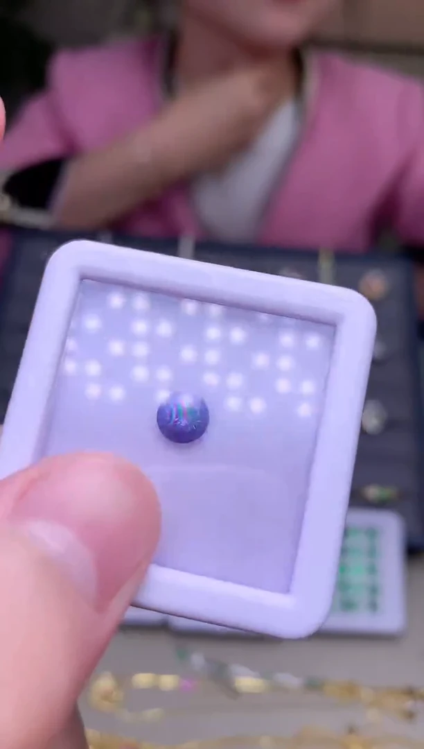 未镶嵌裸石坦桑石小****?裸石