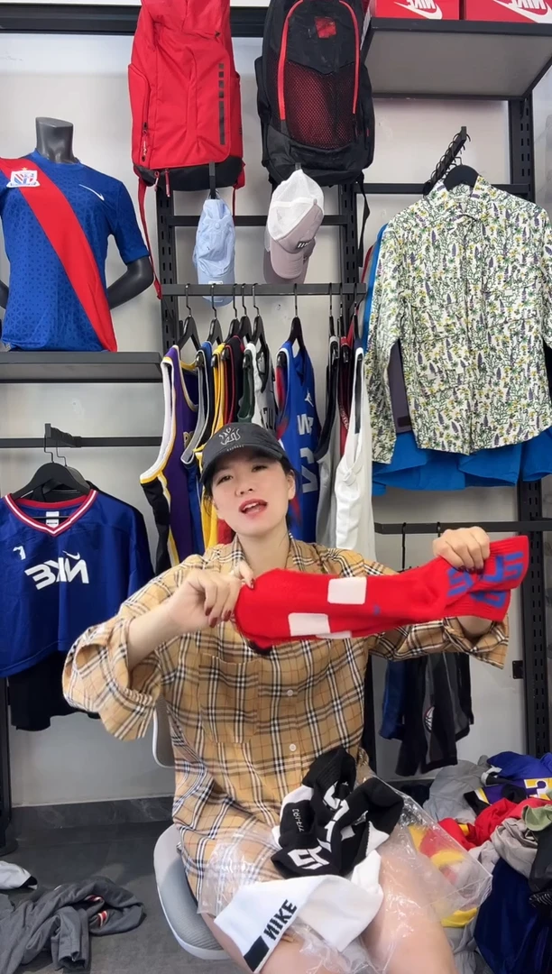 764编码 耐克卫衣服饰过款为准 尺码·39.9
