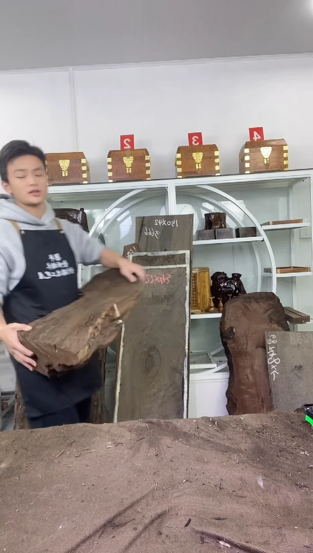 犹**决金丝楠木原料木材