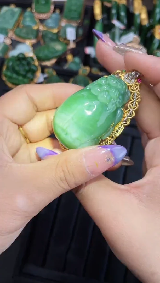 【闪购商品】和田玉吊坠18K金镶嵌多样性发一