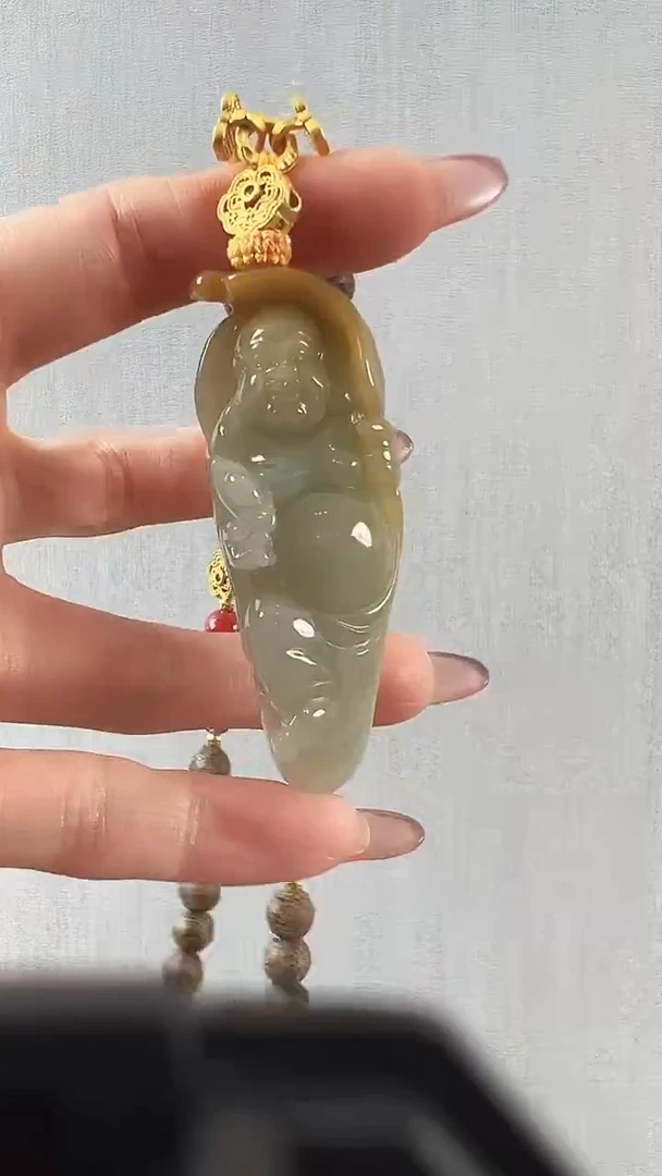 颈饰未镶嵌翡翠佛公