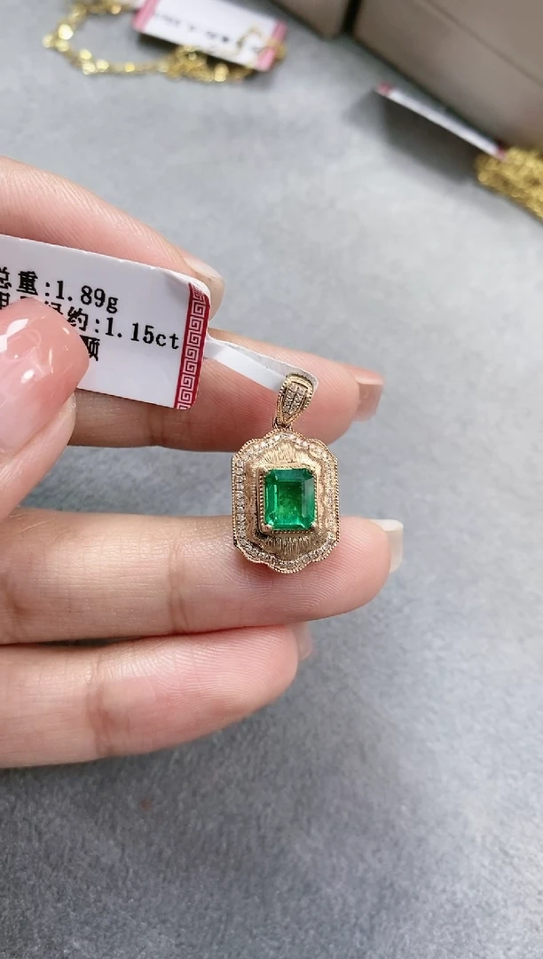 吊坠18K金镶嵌祖母绿·