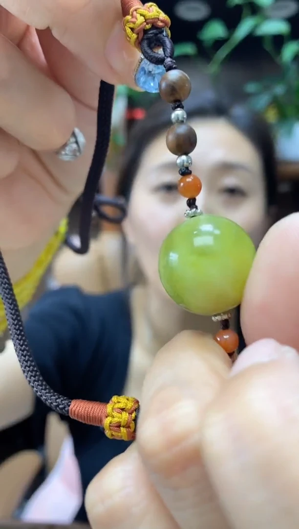 岫玉未镶嵌吊坠·