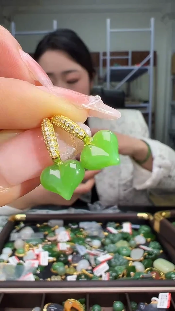 颈饰银S925镶嵌和田玉（多样性发货.发其一)12.27.105