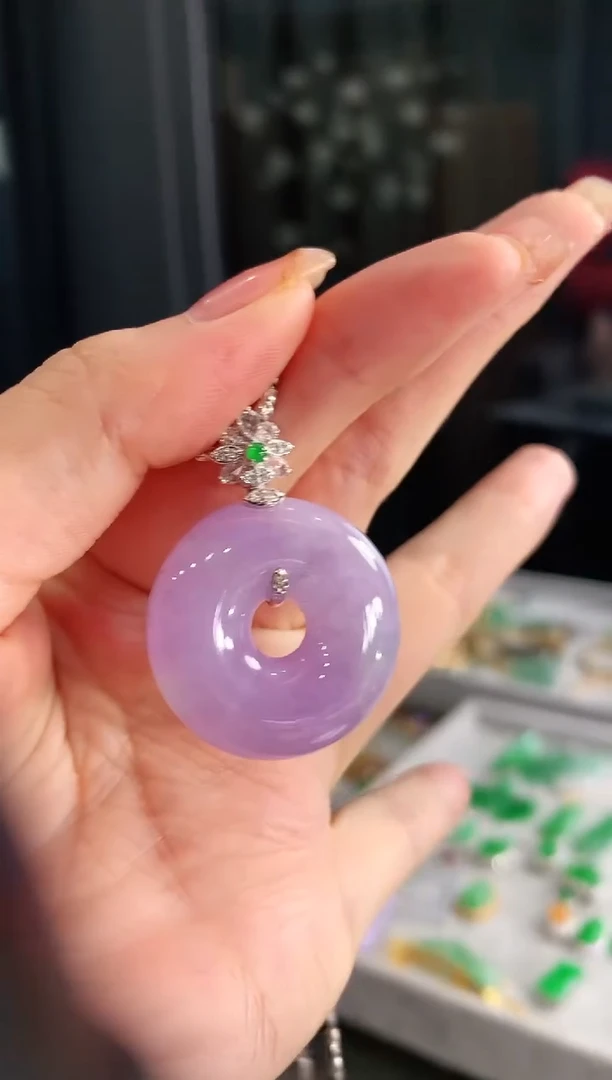 【闪购商品】翡翠吊坠(不含链)18K金镶嵌吊坠