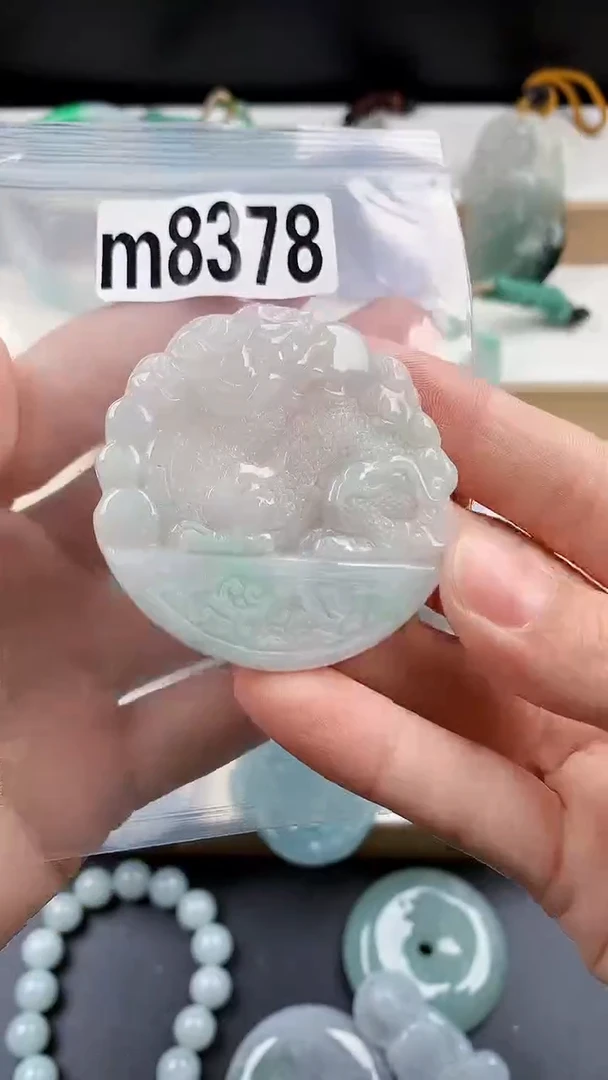 颈饰未镶嵌翡翠天然翡翠吊坠挂件