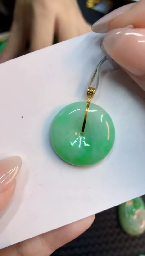 翡翠未镶嵌吊坠(不含链)1