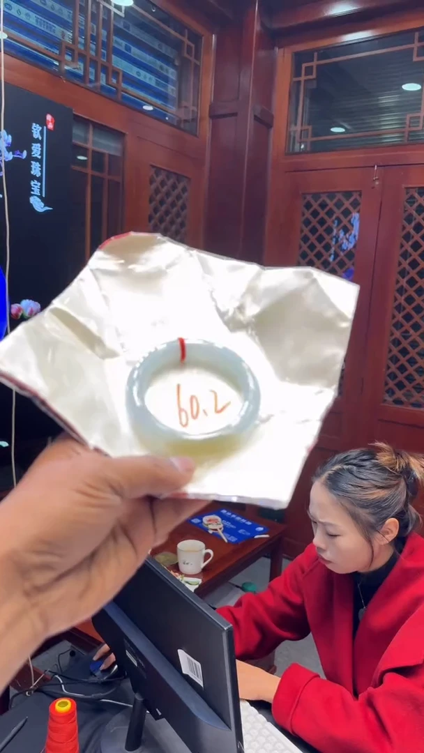 【闪购商品】翡翠手镯未镶嵌手镯