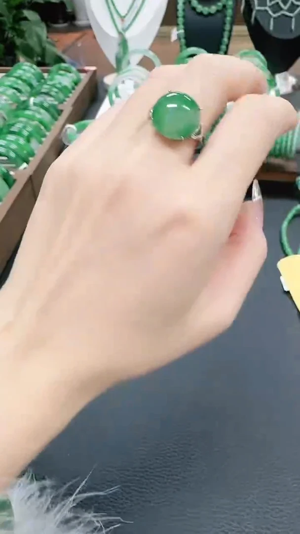 未镶嵌1石英质玉（非洲翠）/11746