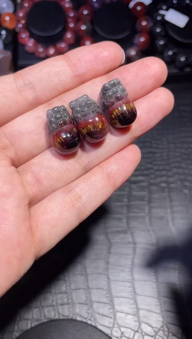 【闪购商品】水晶裸石未镶嵌极光裸石吊坠（多样性发其一）