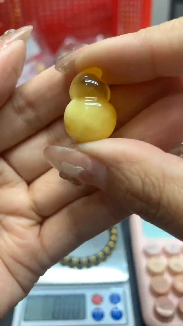 未镶嵌琥珀珠宝奇石1682
