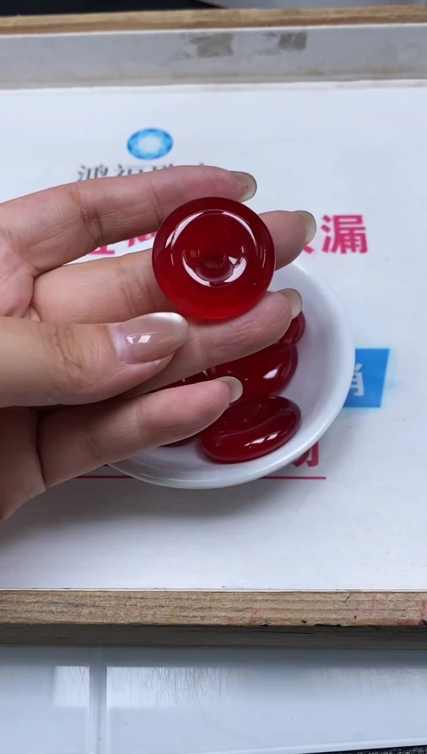 手饰玛瑙未镶嵌A621 鸽血红 大平安扣 1个18元