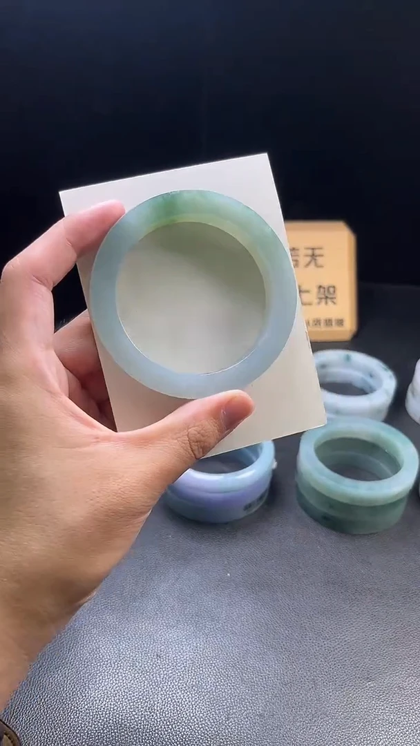 定制翡翠手镯未镶嵌家****?定制