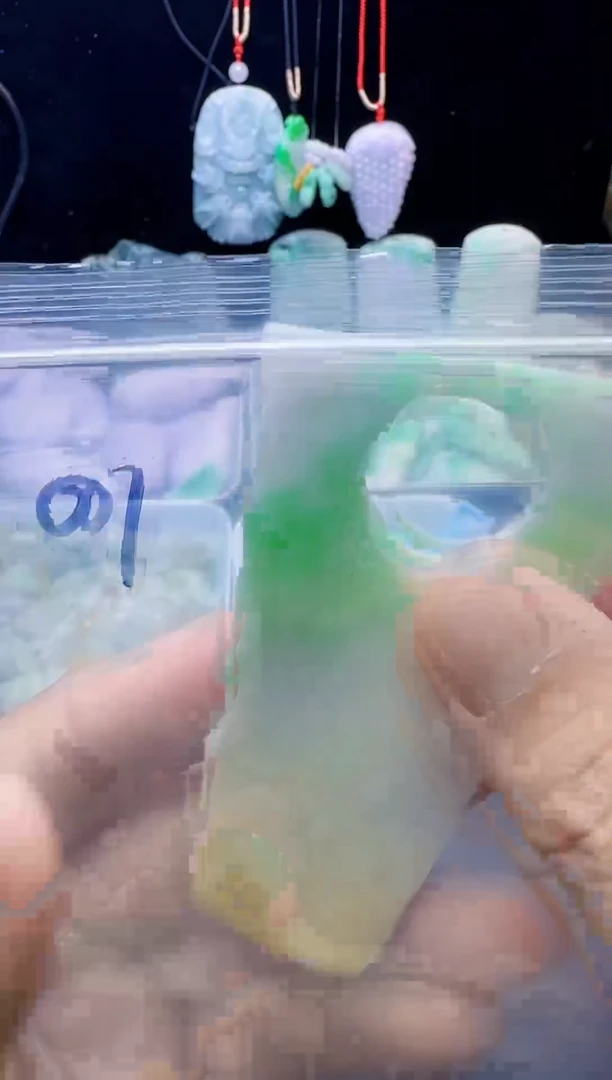 翡翠未镶嵌颈饰001天然A货翡翠