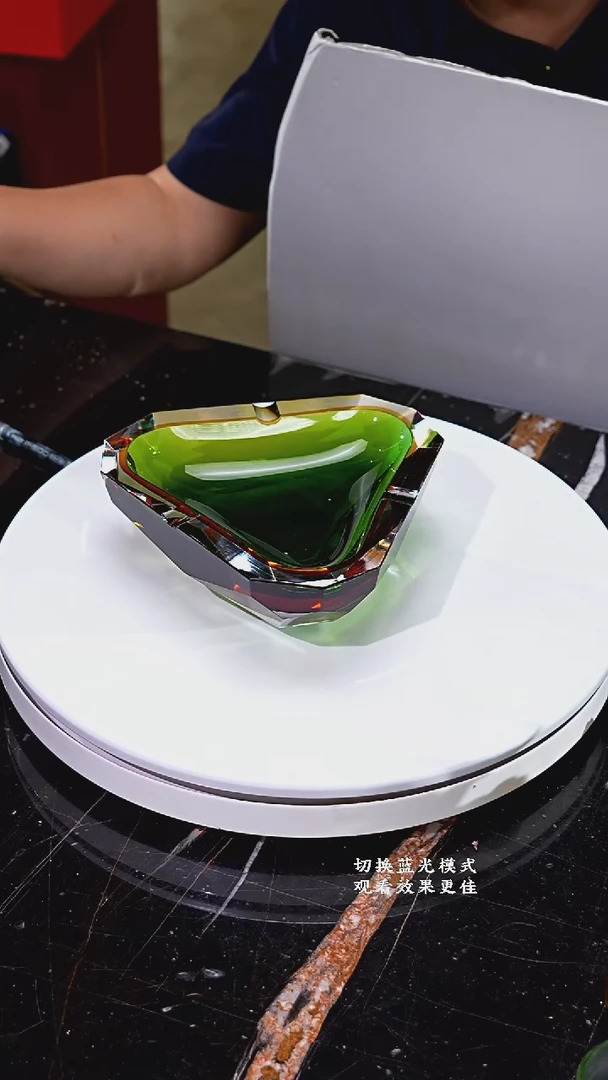 琉璃摆件0101015-2祖母绿琥珀金刻面雪茄缸