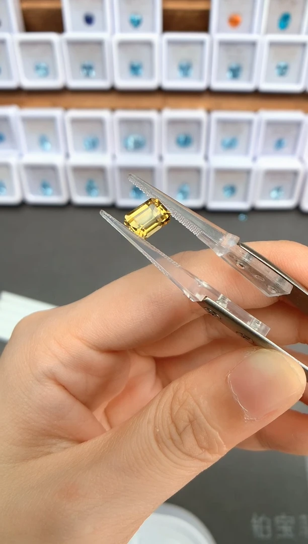 未镶嵌裸石定制绿柱石1.73ct