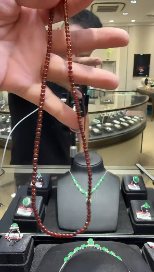 未镶嵌颈饰石榴石亏米福利