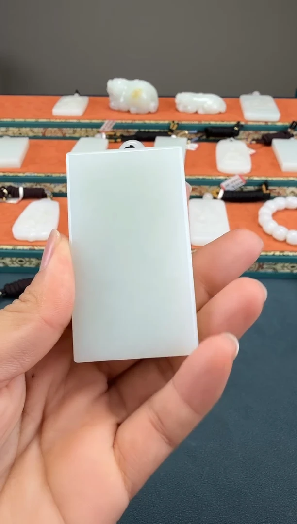 颈饰未镶嵌和田玉1