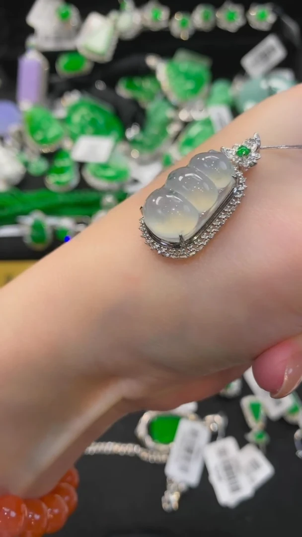 【闪购商品】翡翠戒指18K金镶嵌葫芦