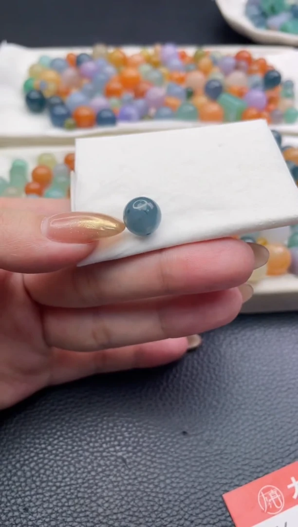 未镶嵌定制翡翠利*潘珠子