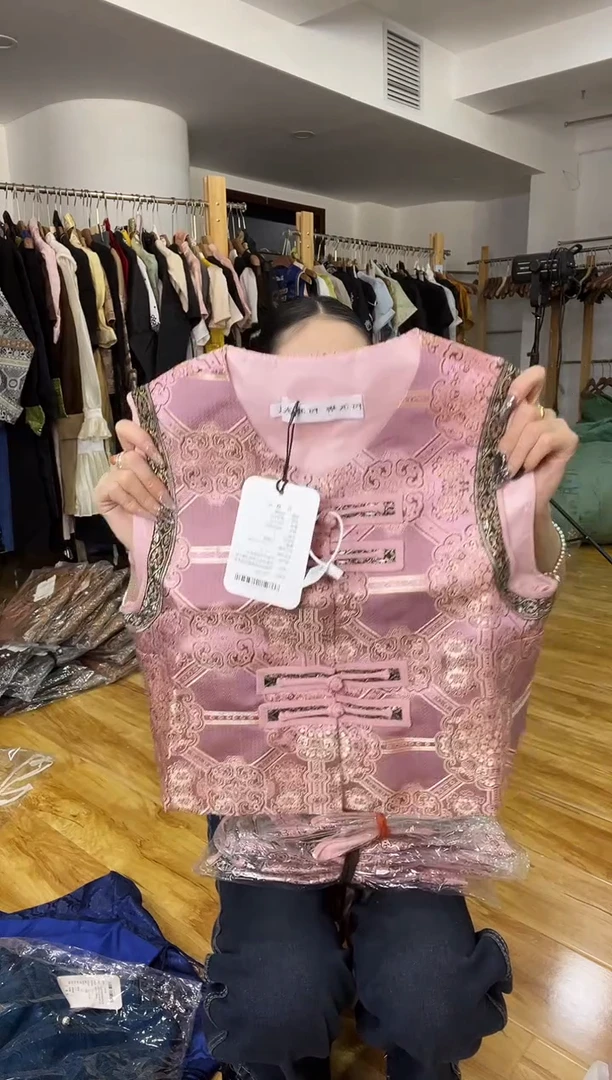 马甲       L码        110-120斤