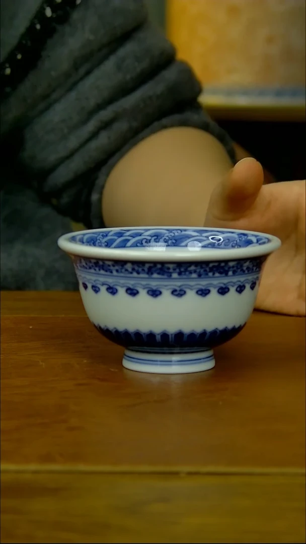 【闪购商品】内绘宝相压手杯（柴窑）