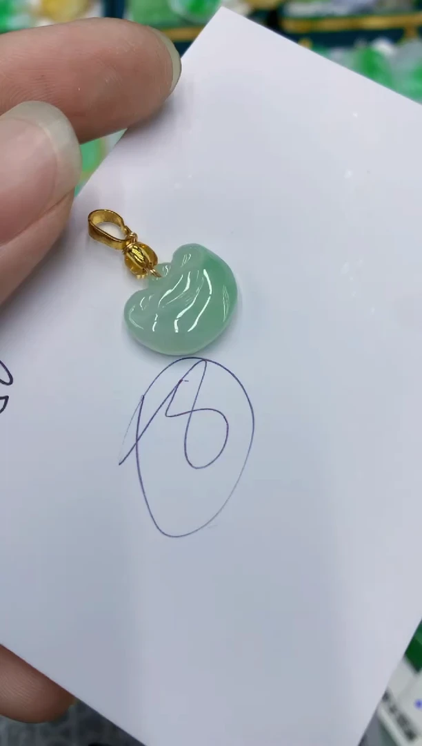 翡翠未镶嵌颈饰1111111111