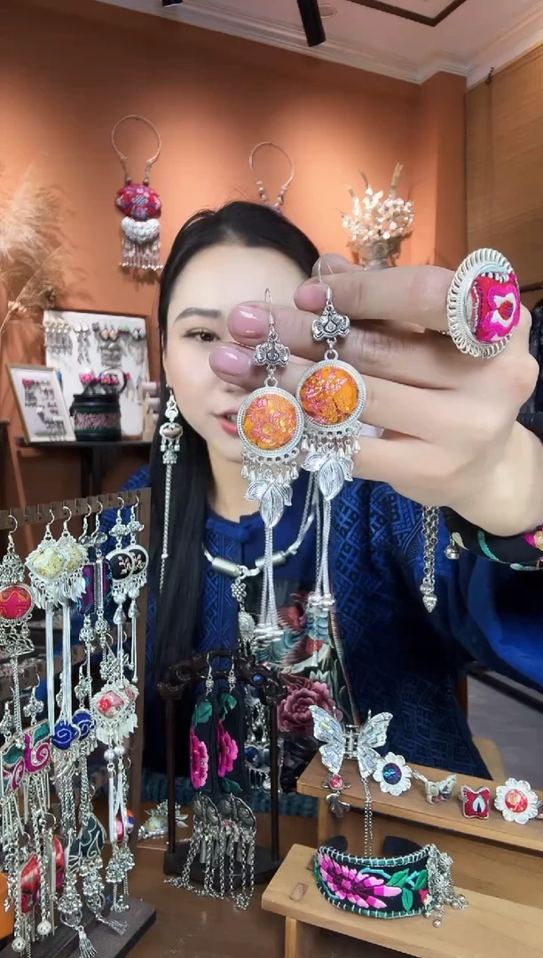 【闪购商品】刺绣纯手工民族风耳环