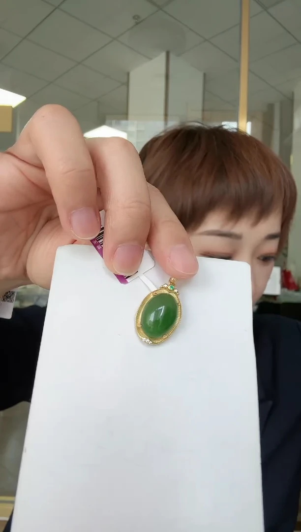 【闪购商品】和田玉挂坠银S925镶嵌鸽子蛋